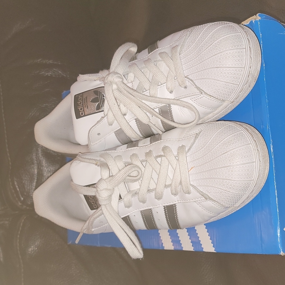 Adidas shell toe classics